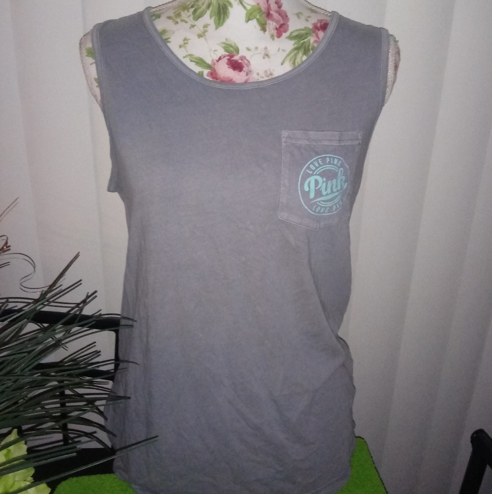 Vs pink tank